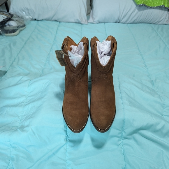 Dingo boots, women's size 7, warm brown color. - Picture 2 of 5